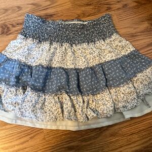 American Eagle flowery mini skirt